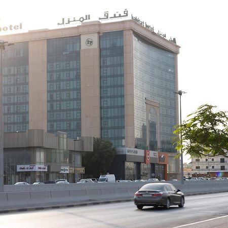 Habitat All Suites, El-Huber Dış mekan fotoğraf The hotel in 2012