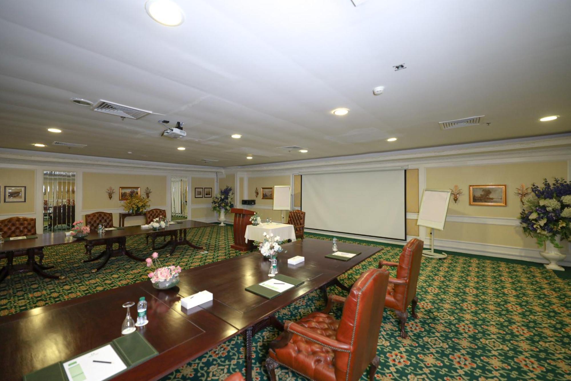 Habitat All Suites, El-Huber Dış mekan fotoğraf The boardroom