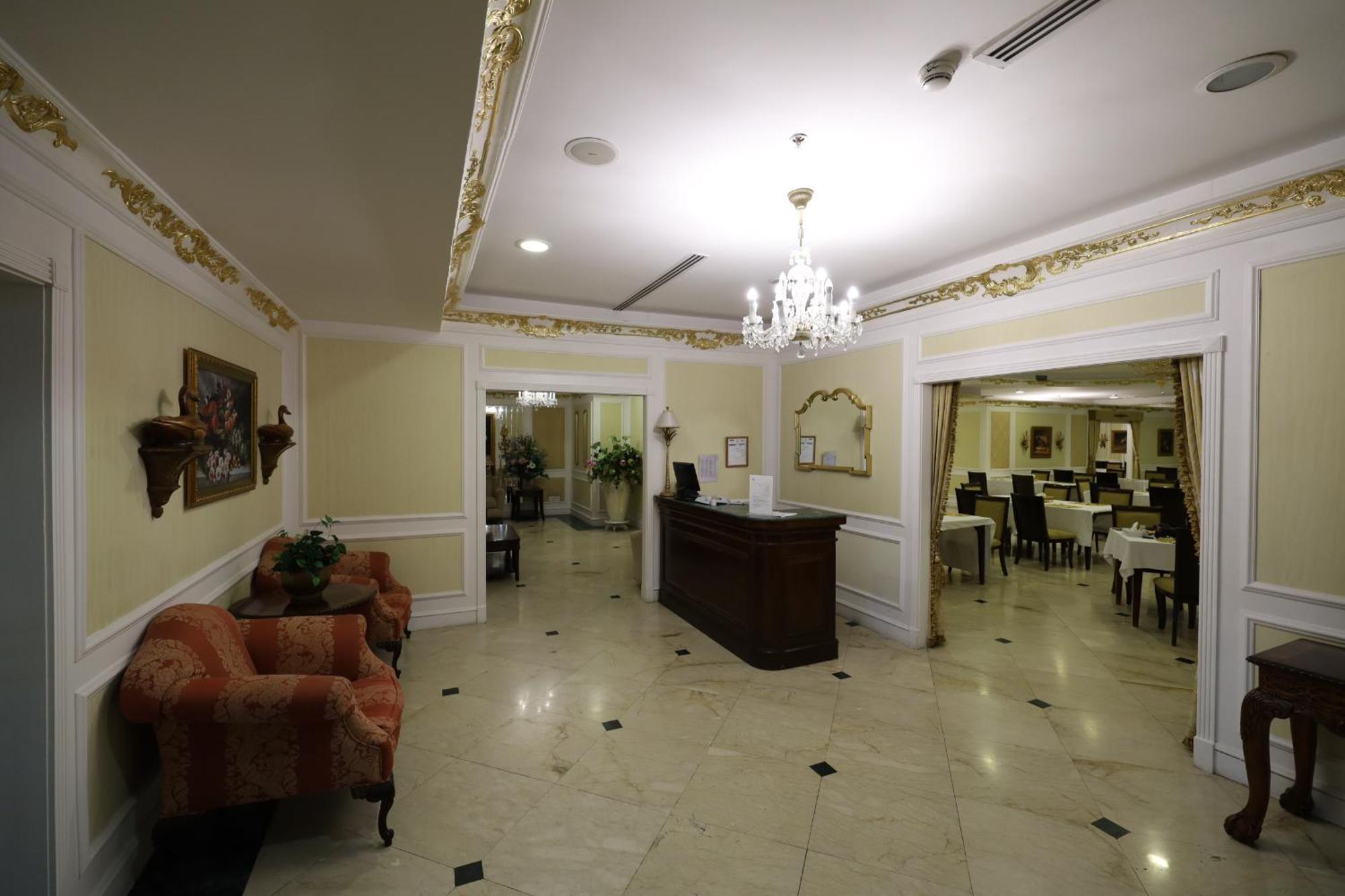 Habitat All Suites, El-Huber Dış mekan fotoğraf The lobby of the hotel