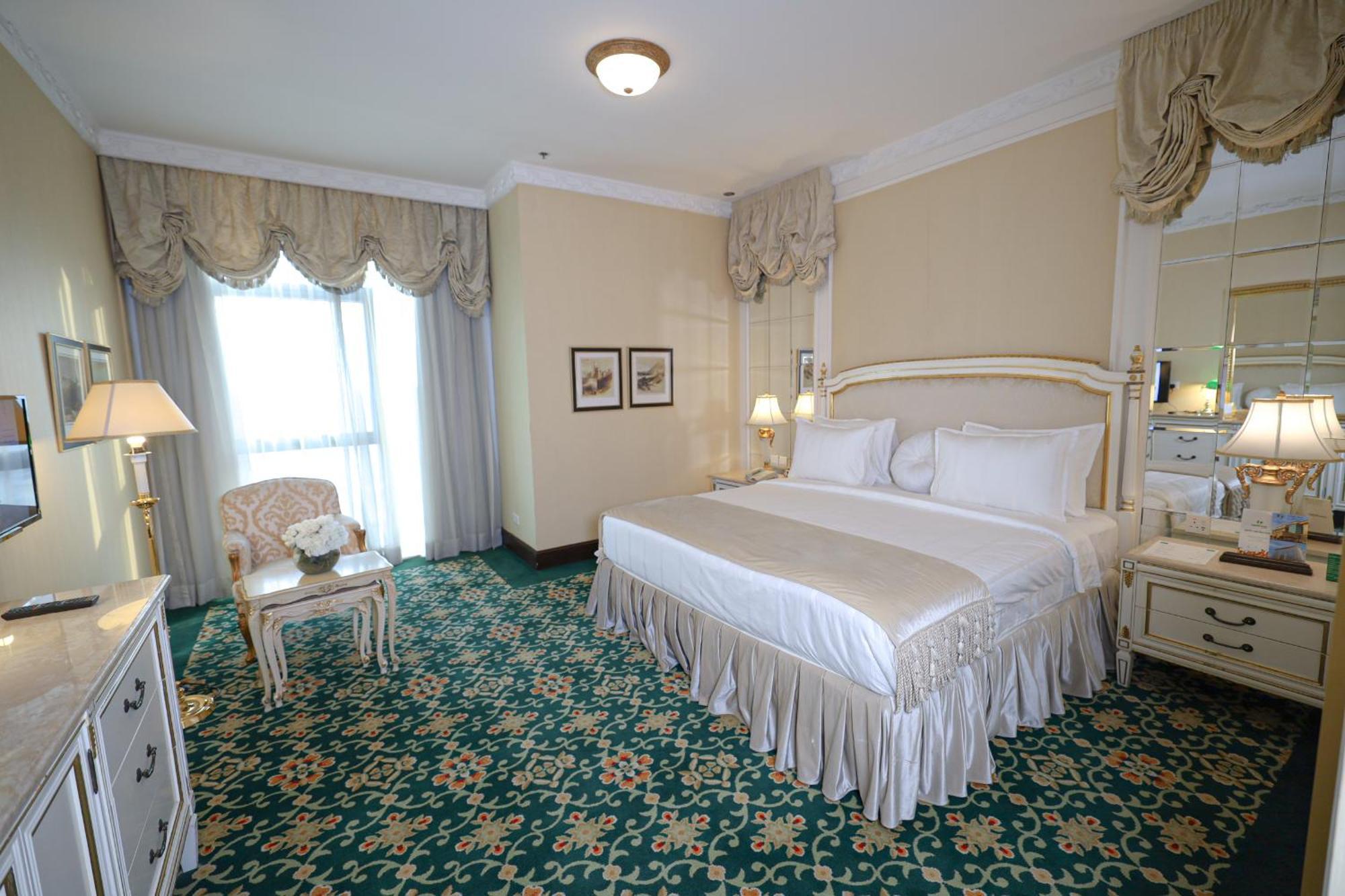 Habitat All Suites, El-Huber Dış mekan fotoğraf A bedroom at the hotel