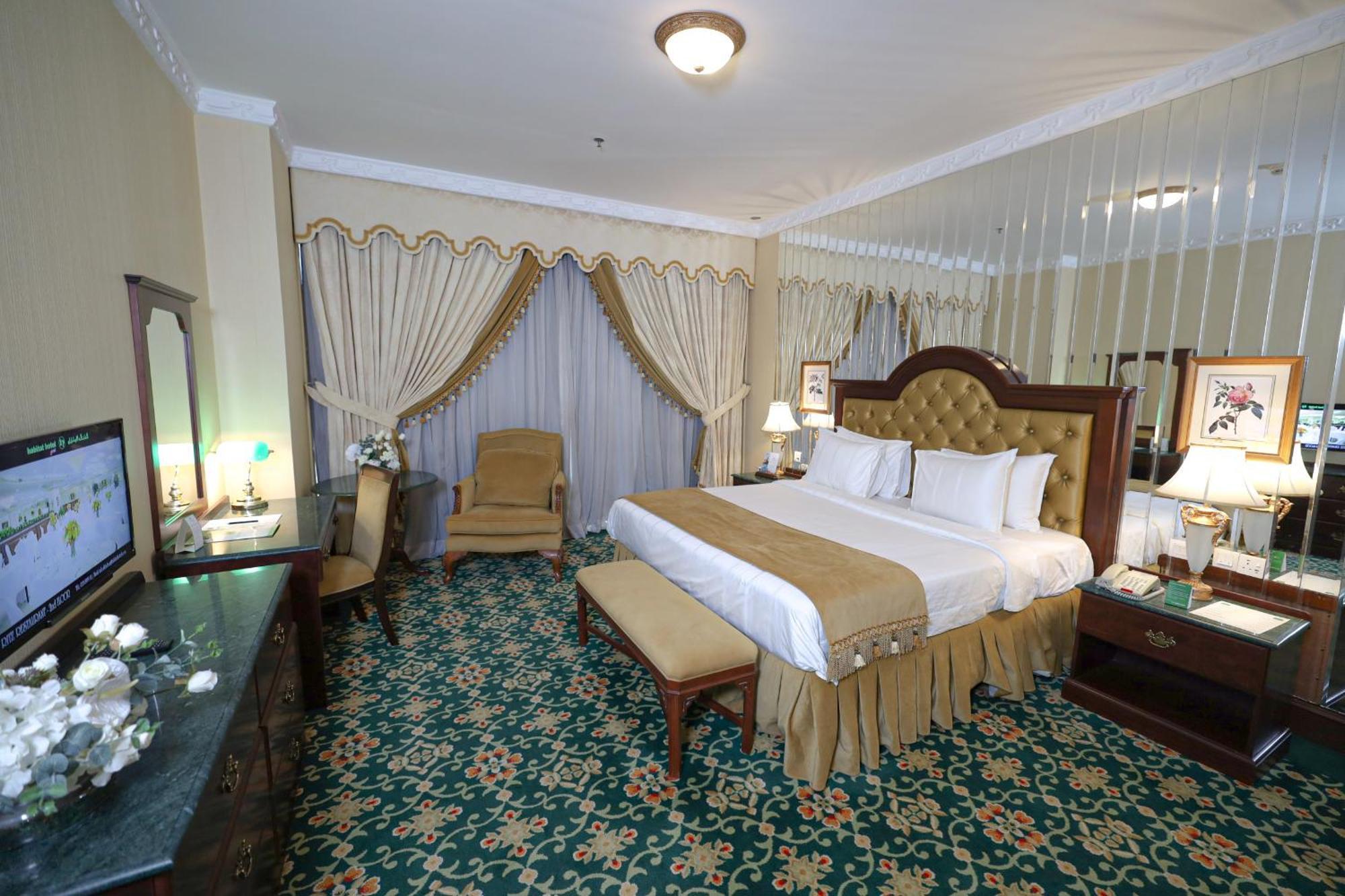 Habitat All Suites, El-Huber Dış mekan fotoğraf A bedroom at the hotel
