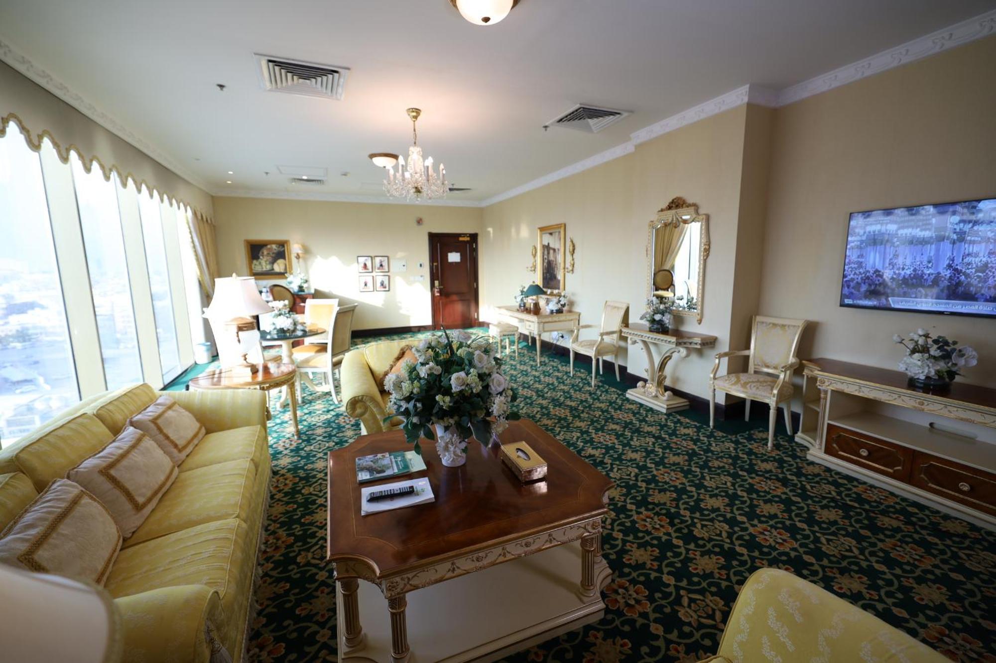 Habitat All Suites, El-Huber Dış mekan fotoğraf The Green Room